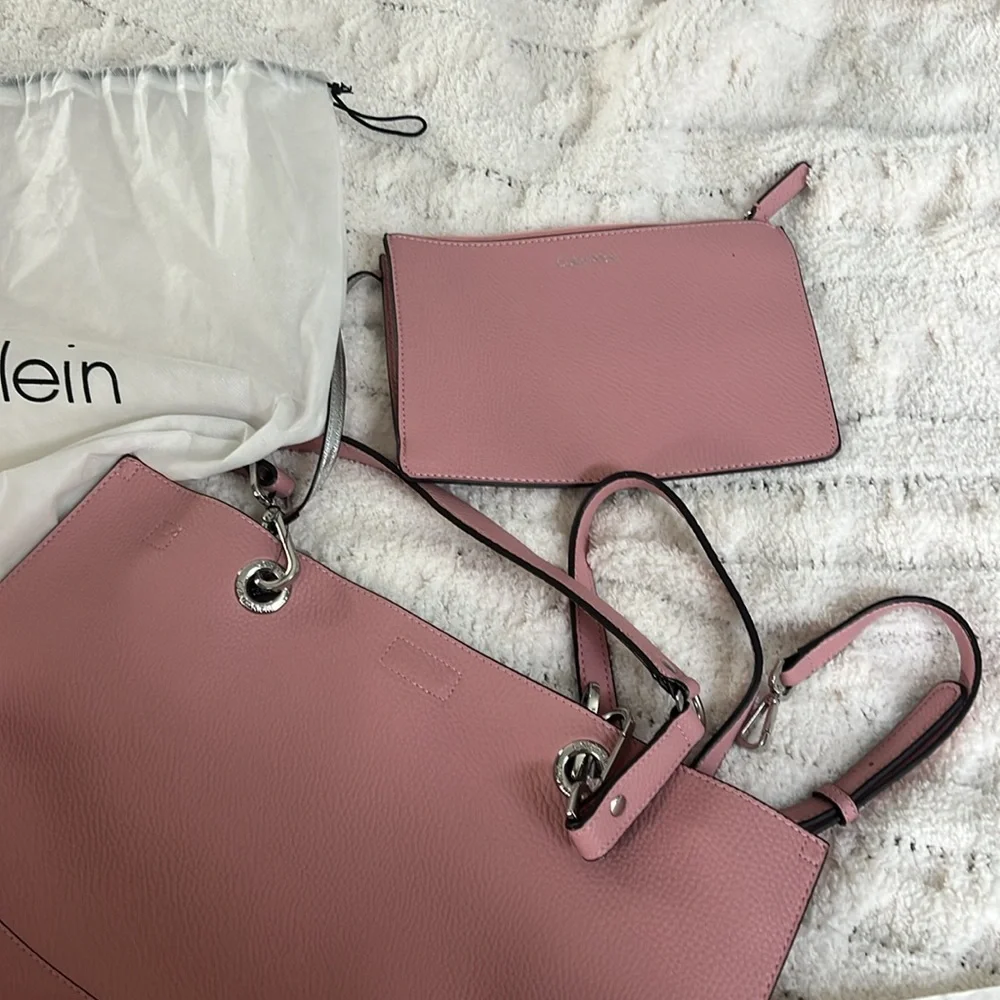 Handbag - Picture 2 of 2